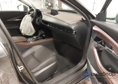 2025 Mazda Cx-30 2.5 S Premium Package z USA, uszkodzony, nr VIN 3MVDMBDM3SM820294